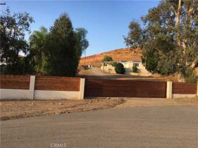 Home For Sale in Canyon Lake, California