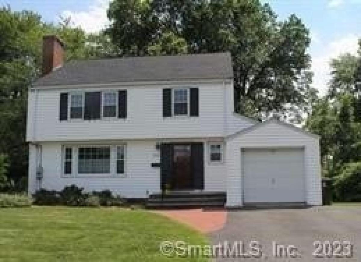 Picture of Home For Sale in West Hartford, Connecticut, United States