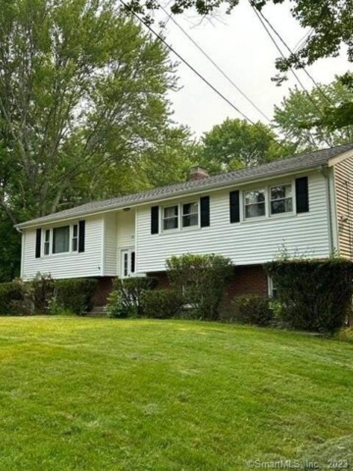 Picture of Home For Sale in Bolton, Connecticut, United States